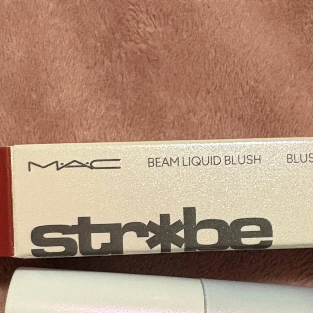 MAC Strobe Beam Liquid Blush